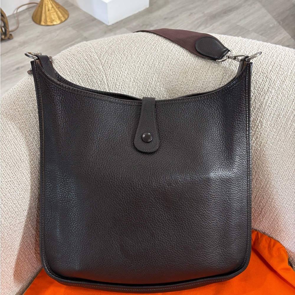 Authentic HERMES EVELYNE GM 1 Taurillon Cafe crossbody - Picture 3 of 16